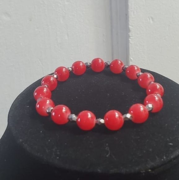 Red and Silver Elastic Bracelet. 🌴 - Picture 2 of 5